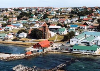 Argentina denuncia explotación ilegal de recursos naturales en Islas Malvinas por parte de empresas británicas
