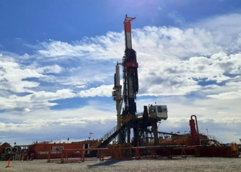 YPF decide no construir la megaplanta de GNL en Río Negro y opta por buques licuefactores flotantes