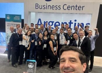 Argentina se destacó en OTC 2025 y recibió el premio al mejor stand del evento