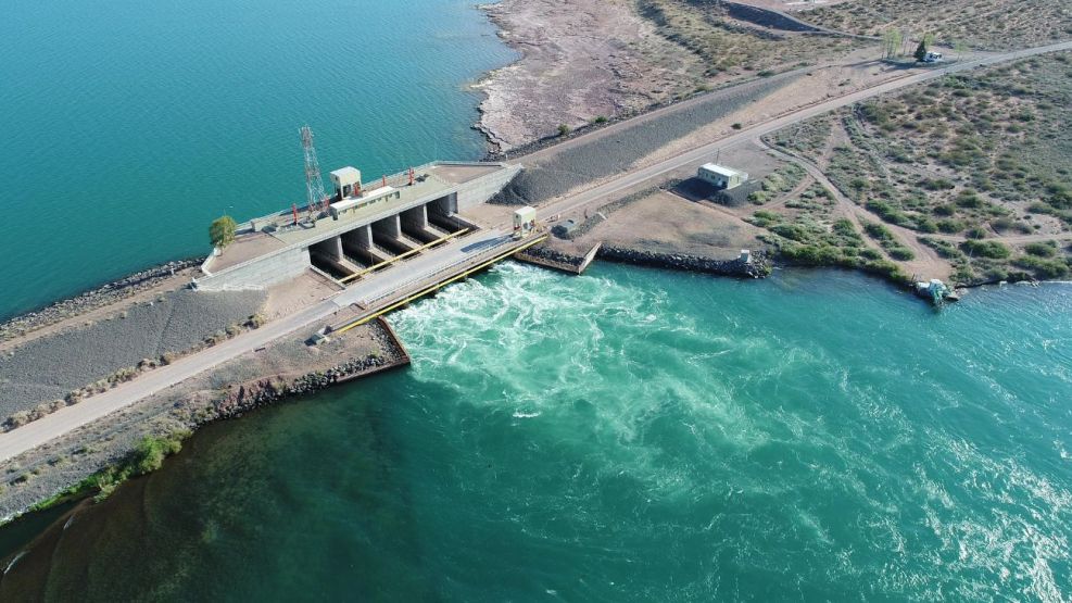 El Gobierno posterga las concesiones hidroeléctricas y olvida ampliar el plazo de presentación de ofertas