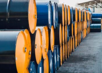 Petróleo se desploma hasta 16% tras tregua entre EE.UU. e Irán y reapertura del estrecho de Ormuz