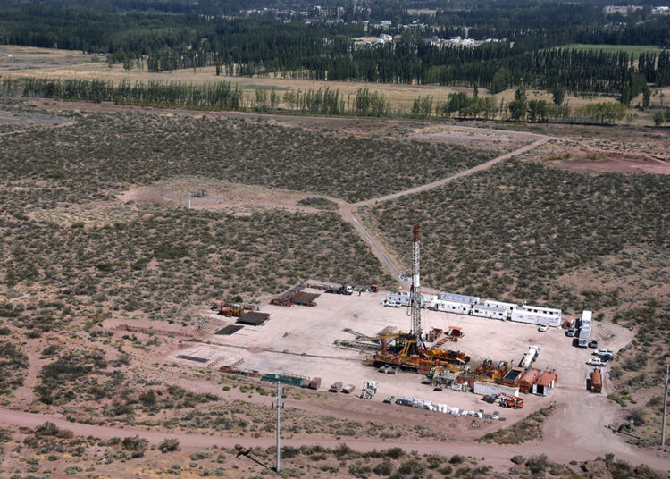 Tecpetrol y GyP invertirán USD 2.400 millones en un megaproyecto petrolero que ingresará al RIGI