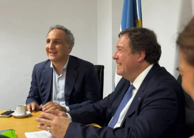 Río Negro: Weretilneck firmó un acuerdo por u$s 15.000 millones para exportar GNL de Vaca Muerta