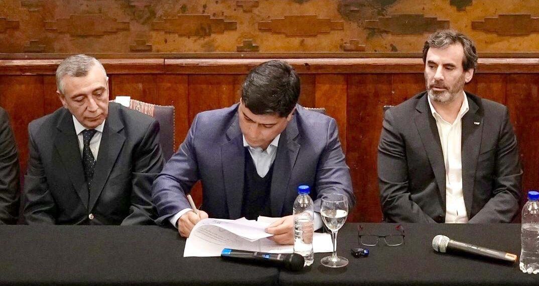 Santa Cruz redujo las regalías petroleras al 12% para sostener la producción en cuencas maduras