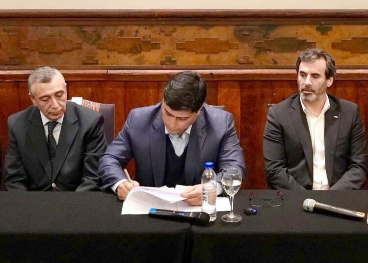 Santa Cruz redujo las regalías petroleras al 12% para sostener la producción en cuencas maduras