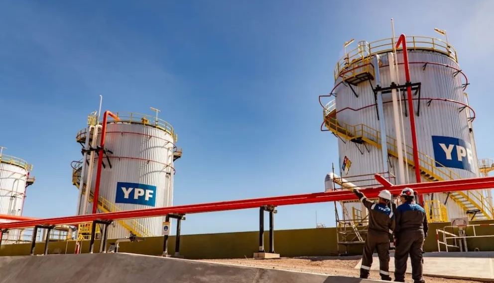 YPF cerró 2025 con pérdida billonaria pese a su mejor año operativo en Vaca Muerta: qué pasó con el balance